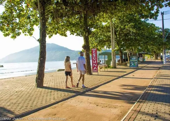Apartamento no Itaguá com estacionamento